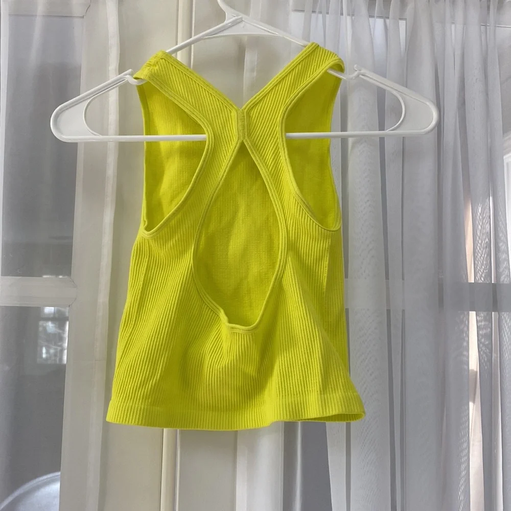 Cropped Shirt - Picture 2 of 5